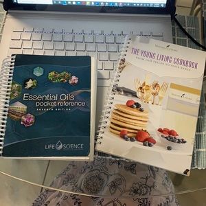 Essential Oils Pocket Reference and YL Cookbook